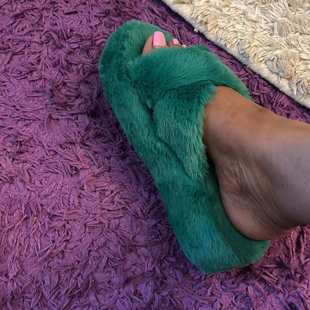 Jessica Simpson platform slippers - Picture 6 of 6